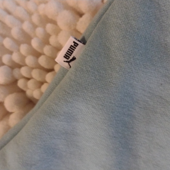 PUMA Relaxed Fit Crop Sweatshirt NEW - Picture 4 of 5